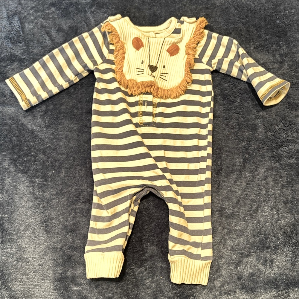 Mud Pie lion bodysuit